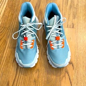 On Cloud cloudtec Womens size 9